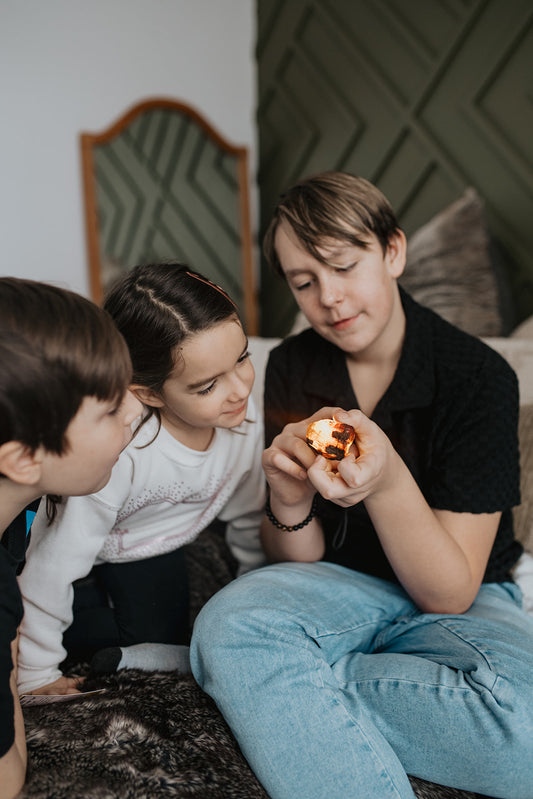 Earth Quest Box - Quest 2: Light & Colour